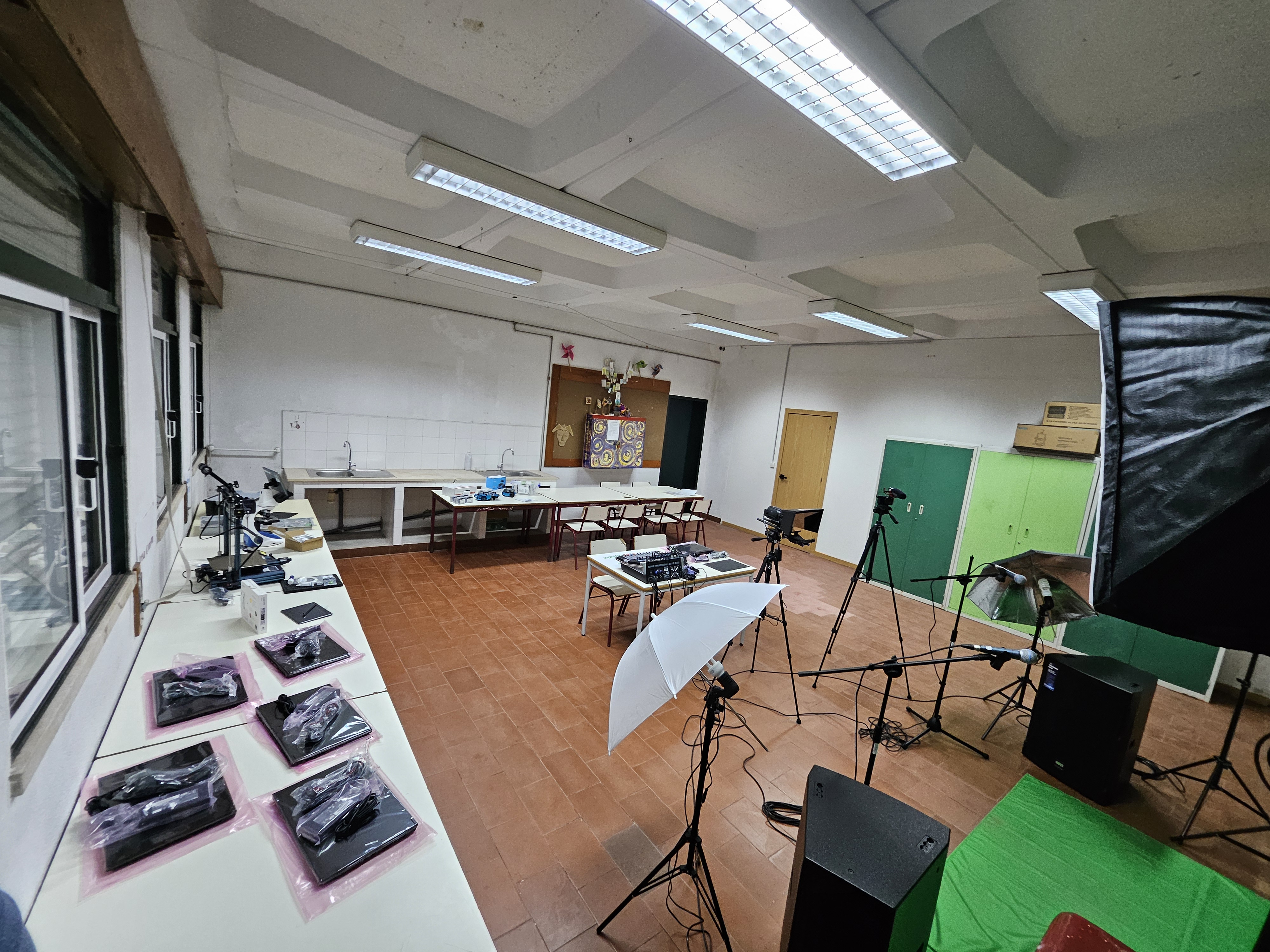 Laboratório de Educação Digital da Escola Básica de Camarate